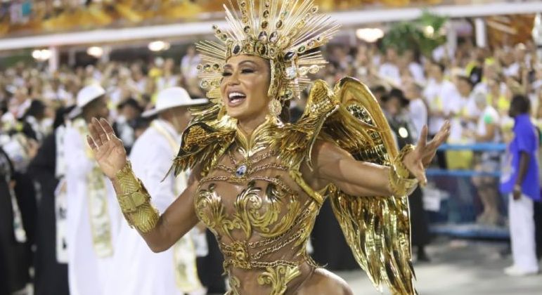 Gracyanne Barbosa descobre na rede social que foi trocada por outra -  Prisma - R7 Keila Jimenez