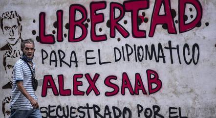 Grafite em muro na Venezuela pede liberdade de Alex Saab