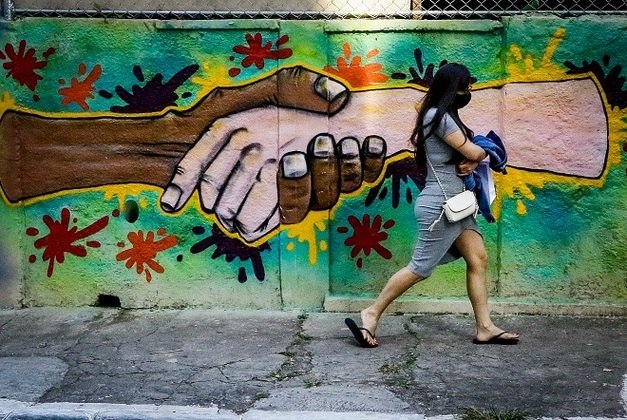 Grafites abordam pandemia de covid-19 nos muros de São Paulo - Fotos - R7 São Paulo