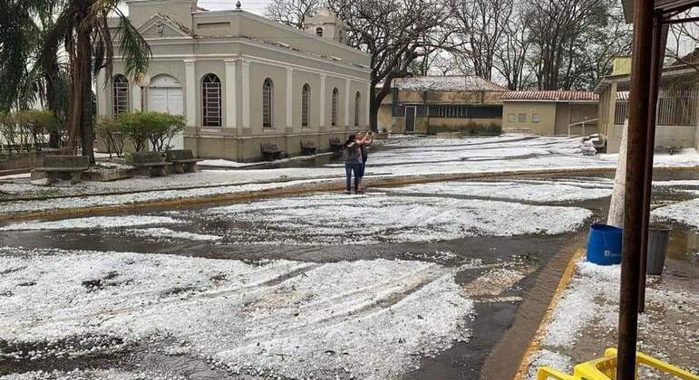 Chuva De Granizo Surpreende Moradores Do Interior De Sao Paulo Noticias R7 Sao Paulo