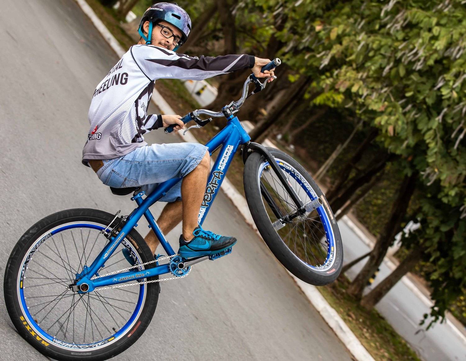 Grau de bike - ⚠️ BICICLETA ROUBADA ⚠️ ROUBARAM A BICICLETA DO HUDSON DO  GRAU, QUEM PUDER AJUDAR COMPARTILHANDO IRA AJUDAR, É UMA PERIFA ARO 26  AZUL, QUALQUER INFORMAÇÃO CHAMA NO DIRECT!