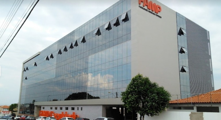 Faculdade Morgana Potrich, em Goiás, onde jovem foi tratar saúde e médico descobriu