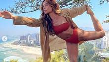 Grazi Massafera posa com look de praia estiloso e impressiona com flexibilidade e equilíbrio no ioga