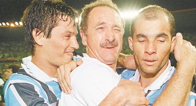 O Grêmio contratou o Felipão de 1995. Mas a diretoria 'descobriu' que o ano atual é 2021