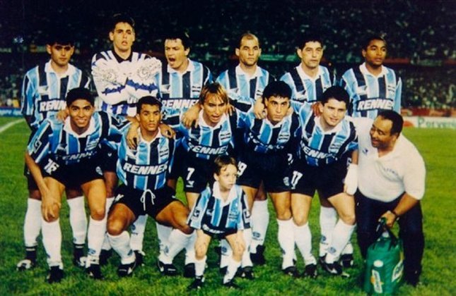 Grêmio (2 títulos) - Campeonato Brasileiro: 1981 (foto) e 1995.