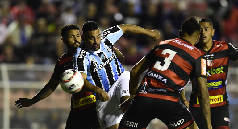 Grêmio e Ituano se enfrentaram pelo 1º turno