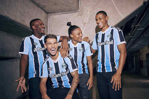 Grêmio - Fornecedora: Umbro