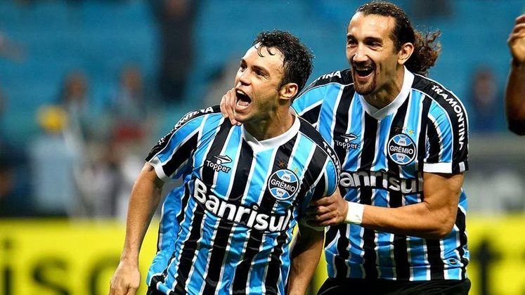Grêmio - Kleber (atacante): Kleber Gladiador chegou ao Tricolor Gaúcho para fazer dupla com Marcelo Moreno. Ele foi adquirido por 2 milhões de euros junto ao Palmeiras. Ele marcou 23 vezes em 105 partidas pelo Grêmio.