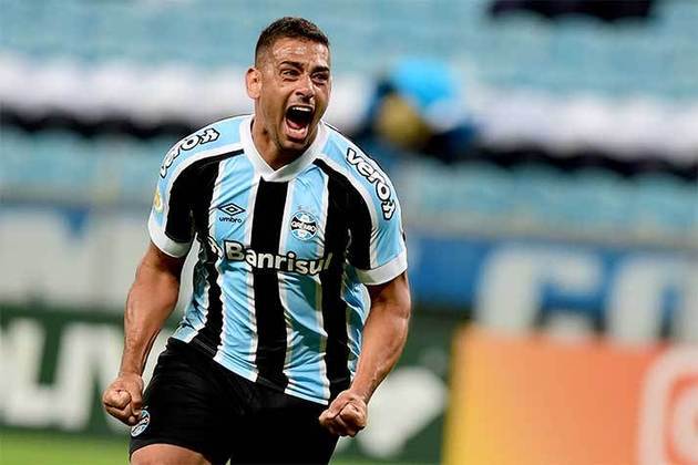 Grêmio: O clube recebe cerca de R$ 16 milhões da Umbro e royalties.