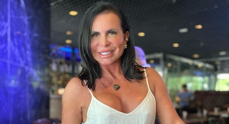 Gretchen mostrou o bumbum sarado e o cabelo antes de sofrer corte químico