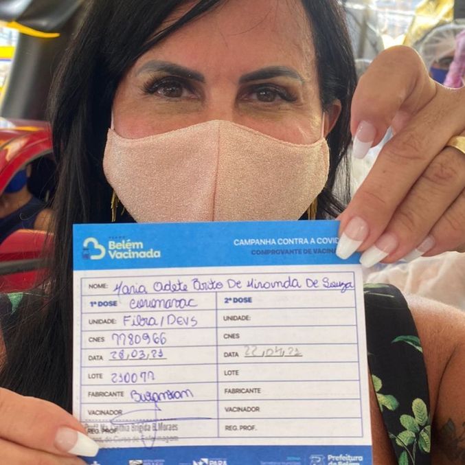 Cantora mostrou comprovante da vacina no Instagram