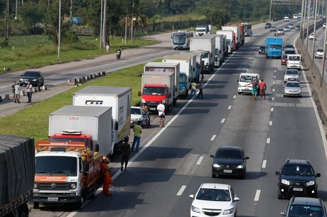 PF vai investigar mensagens falsas