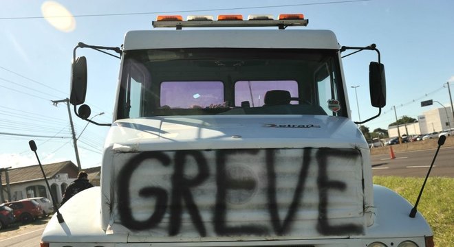 Greve dos caminhoneiros completou cinco dias nesta sexta-feira Crédito: Alina Souza