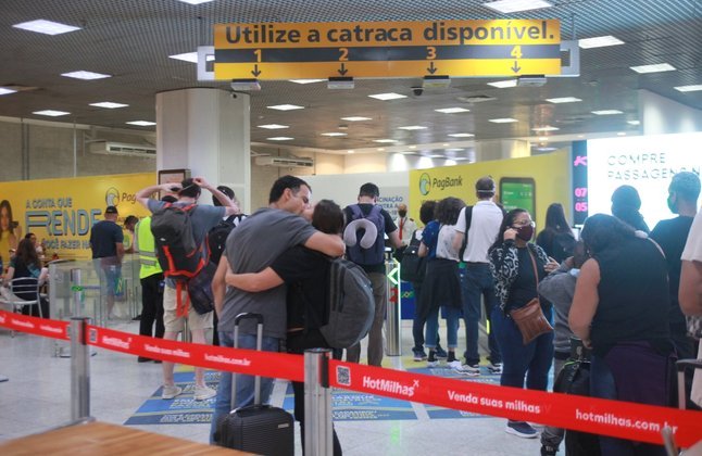 No Aeroporto Santos Dumont, no Rio de Janeiro, cerca de 11 voos foram afetados, segundo o painel da Infraero