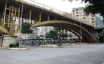 O Terminal Bandeira, no centro de São Paulo, é um dos mais movimentados da cidade e está completamente vazio por conta da greve de motoristas e cobradores de ônibus