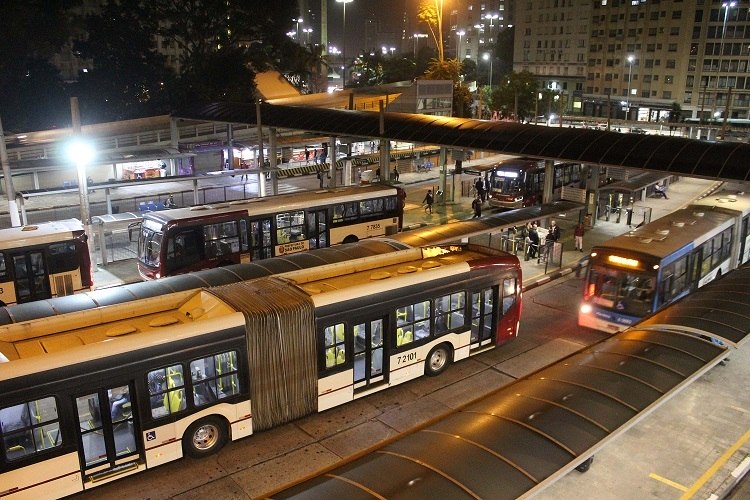 Com paralisação, transporte público opera parcialmente em São Paulo -  Notícias - R7 São Paulo