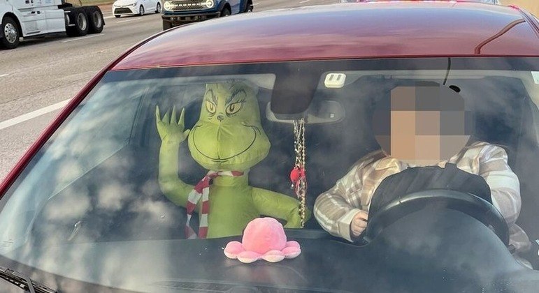 Grinch estava no carro para simular passageiro humano