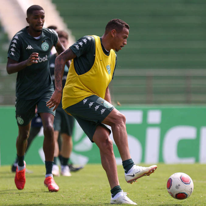 Guarani em treino preparatório para encarar o Palmeiras