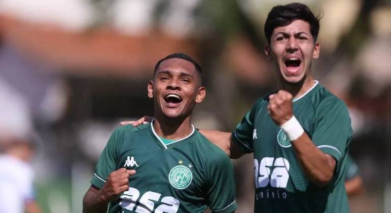 Garotos comemoram gol durante o Paulistão sub-20