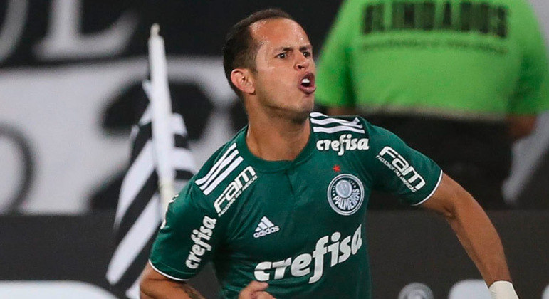 Guerra: escolhido como melhor jogador da Copa Libertadores de 2016 e na Equipe Ideal da América do El País de 2016, Guerra defendeu o Delfines del Este, da República Dominicana, até julho. Desd eentão ele está em Medelín, buscando uma nova chance.