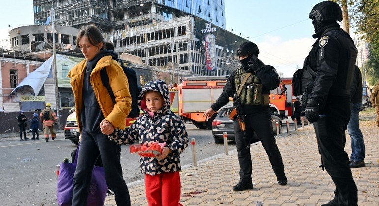 Guerra e inflação afeta milhões de crianças na Europa Oriental e na Ásia Central