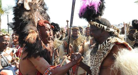 Representantes da tribo Massai e Zulu selaram união pela primeira vez na história africana