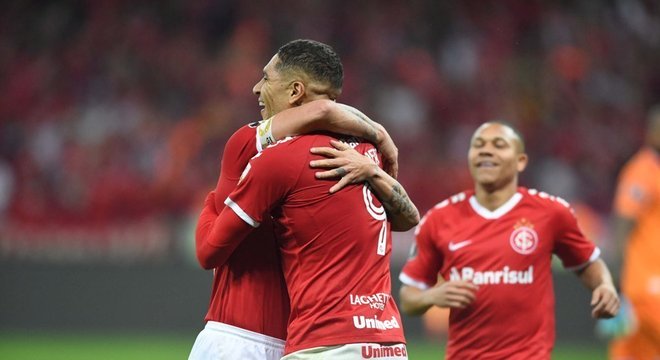 Guerrero e D'Alessandro. Rejuvenesceram nesta Libertadores