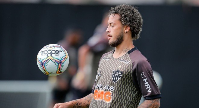 Flamengo fecha com chileno Isla com multa para o exterior e vai insistir em  Guga, do Atlético-MG - ESPN