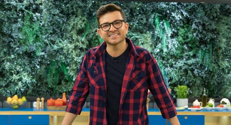 O chef Guga Rocha sempre compartilha uma receita diferente e deliciosa com o público do Hoje em Dia. Na sua cozinha não faltam novidades e os famosos também costumam marcar presença, seja para aprender ou degustar! O site oficial selecionou algumas ideias para você arrasar e surpreender a família