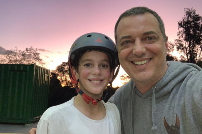 Ricardo, o pai de Gui, construiu uma pista para o filho