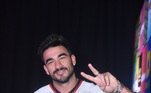 O influenciador Gui Napolitano esteve na festa e falou sobre sua relação com Thaís Braz. Ele elogiou a ex-namorada