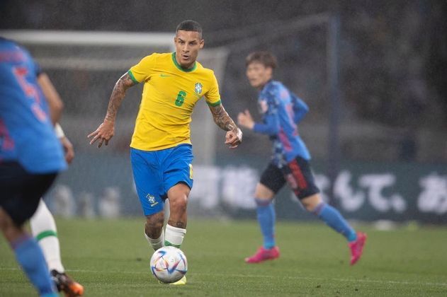 Guilherme Arana (Brasil) — Arana foi o primeiro nome riscado da lista de convocação da seleção brasileira. No começo de setembro, em partida do Atlético-MG, o lateral-esquerdo sofreu uma lesão multiligamentar no joelho e deve ficar fora dos gramados por nove meses. Ele era presença constante nas convocações de Tite pré-Copa do Mundo