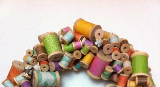 Guirlanda de Natal com rolos de linha diy