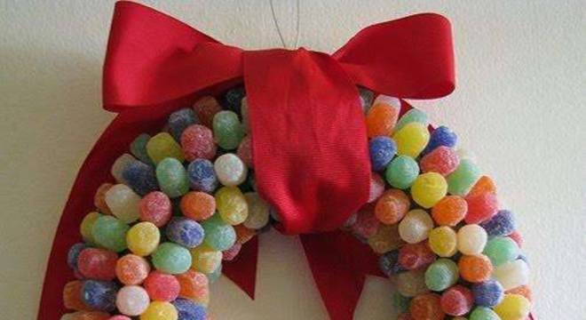 Guirlanda de Natal de balas diy