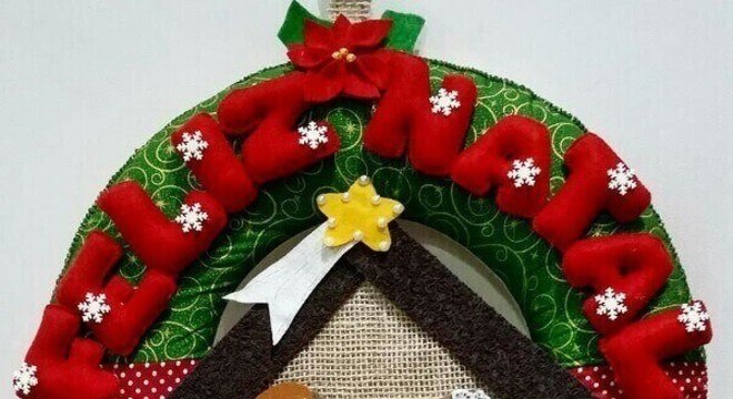 Guirlanda de Natal feita com a técnica de patchwork