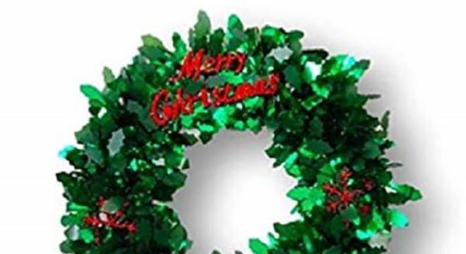 Guirlanda de Natal feita com flores artificiais