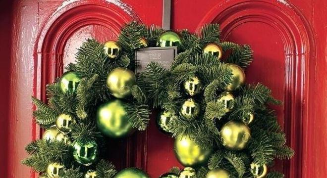 Guirlanda para Natal com bolinhas em tom verde