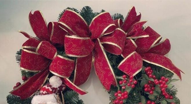 Guirlanda para Natal com laço e papai noel