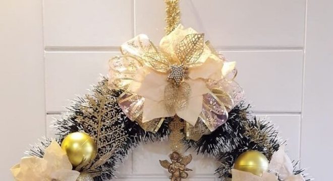 Guirlanda para Natal com laços e anjinho