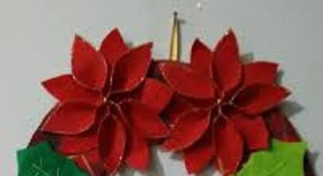 Guirlanda para Natal feita com detalhes em feltro
