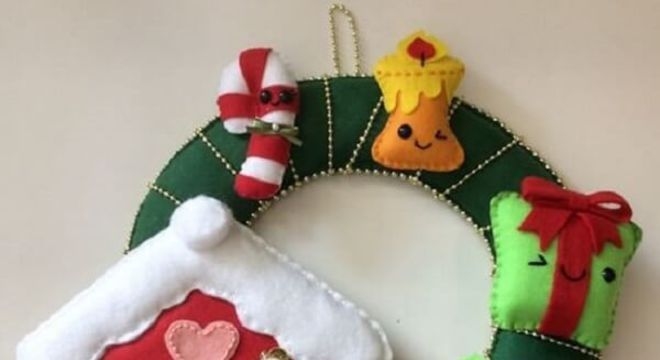 Guirlanda para Natal feita com elementos em feltro