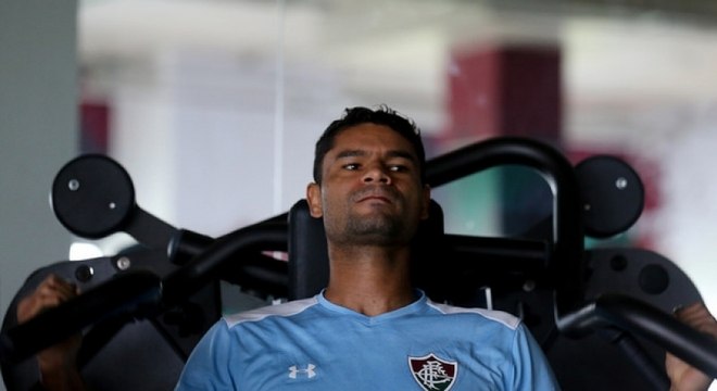 Gum - zagueiro - 33 anos. Clubes: Fluminense, Ponte Preta, Internacional e Marília