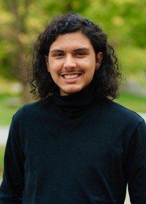 Gustavo de Almeida, 23 anos