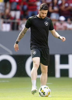 Gustavo Sauer no aquecimento para Flamengo x Botafogo, sua última partida pelo Alvinegro no Campeonato Brasileiro
