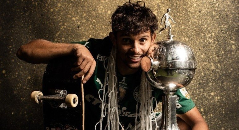 Gustavo Scarpa quer ter a experiência de jogar na Europa. Palmeiras insiste com a renovação