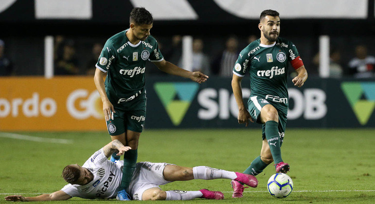 Gustavo Scarpa e Bruno Henrique em Santos X Palmeiras em 2019