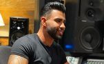 Ao todo, Gusttavo Lima teria faturado cerca de R$ 10 milhões com as lives no YouTube. As cotas de patrocínio do cantor, de acordo com estimativas do mercado, podem variar de R$ 400 mil a R$ 1 milhão 