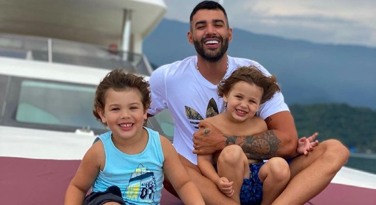 Gusttavo Lima é pai de Gabriel, de 3 anos, e Samuel, de 2