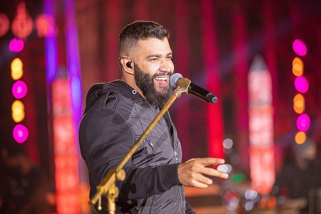 Quatro dias depois de anunciar o t&eacute;rmino, Gusttavo Lima&nbsp;apareceu nas redes sociais, pela primeira vez. Na ocasi&atilde;o, o sertanejo evitou falar do assunto e compartilhou, no stories do Instagram, um trecho da m&uacute;sica rec&eacute;m-lan&ccedil;ada,&nbsp;De Menina para Mulher, e comemorou o sucesso.&nbsp;