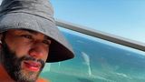 Gusttavo Lima curte dia de sol em Miami, e web reage: 'Lindo e rico' 